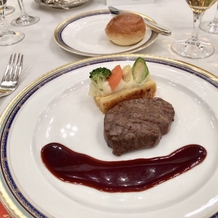 千里阪急ホテル　ＣＬＡＳＳＩＣ ＧＡＲＤＥＮの画像｜メインのお肉料理