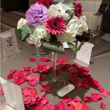 ホテル阪急インターナショナルの画像｜各卓の装花