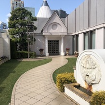 ホテル阪急インターナショナルの画像｜挙式　庭