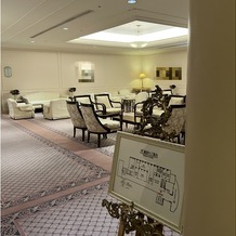 第一ホテル東京の画像｜ブライダルサロン待合室（当日も招待客が待つ場所…？）