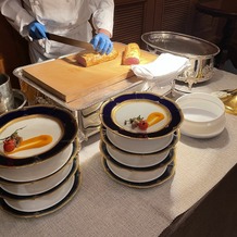 名古屋観光ホテルの画像｜国産牛フィレ肉のパイ包み焼き　ペリグーソース