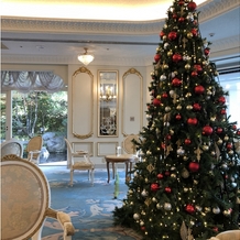 Royal Garden Palace 八王子日本閣の画像｜ロビーにはクリスマスツリーが飾られていました。