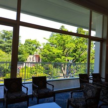 ロイヤルガーデンパレス 柏 日本閣の画像｜待合室からの外の様子