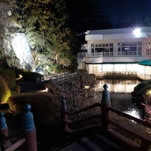 ロイヤルガーデンパレス 柏 日本閣の画像｜夜の庭園の様子