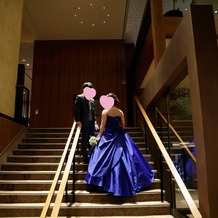 八芳園の画像｜披露宴会場前の階段も撮影に良いスポットでした
