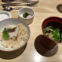 八芳園の画像｜ご飯
鯛めしでめでたい感がある