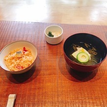 八芳園の画像｜鮎の炊き込みご飯と香の物とお吸い物