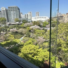 八芳園の画像｜披露宴会場から見える景色