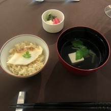 八芳園の画像｜鯛の土鍋炊き込みご飯