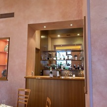 星野リゾート　軽井沢ホテルブレストンコートの画像｜バーカウンターもあります