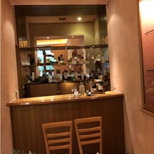 星野リゾート　軽井沢ホテルブレストンコートの画像｜バーカウンター