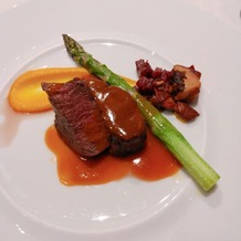 星野リゾート　軽井沢ホテルブレストンコートの画像｜メインディッシュのお肉です。オマール海老とどちらがいいか選択が出来ました。