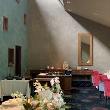 星野リゾート　軽井沢ホテルブレストンコートの画像｜レストランタイプの披露宴会場