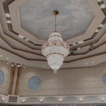 ホテルニューオータニ幕張の画像｜ラピス。天井のデザインもかわいいです。