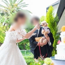 ホテルニューオータニ幕張の画像｜庭にちかいところであれば愛犬も参加し、ケーキバイトの演出ができました。