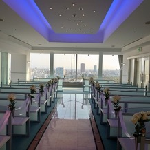 ホテルニューオータニ大阪の画像｜展望階のチャペルの景色 後方