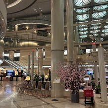 ホテルニューオータニ大阪の画像｜ホテル一階ロビーの開放感