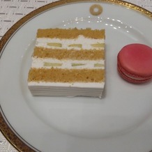 ホテルニューオータニの画像｜スーパーショートケーキ　メロン
薔薇のマカロン