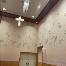 ウェスティン都ホテル京都の画像｜稔りの間の壁紙、天井高
