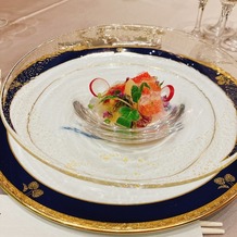 ウェスティン都ホテル京都の画像｜前菜は透明のお皿でみずみずしく