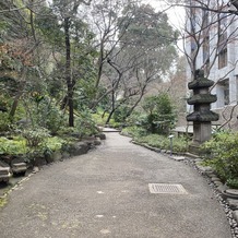 シェラトン都ホテル東京の画像｜庭園（チャペルまでの道）