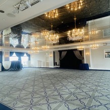 リーガロイヤルホテルの画像｜こちらは美女と野獣のダンスホールみたいな雰囲気で豪華でした！40-50人程の少数派向けです。