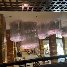 リーガロイヤルホテルの画像｜クリスタルチャペル横の写真スポット