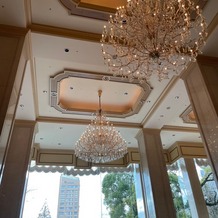 リーガロイヤルホテル東京の画像｜ロビー挙式会場1階から撮影
※権利関係で一般客は写せません。