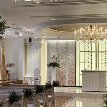 リーガロイヤルホテル東京の画像｜ホテル内チャペルは壁がほんのりピンク