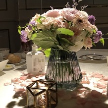 ホテルメトロポリタンの画像｜テーブルの装花も新婦のイメージにぴったりでした