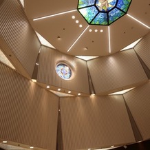 ホテルメトロポリタンの画像｜チャペル天井