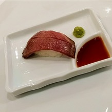 ホテルフランクスの画像｜牛肉の炙り寿司。美味しかった。
当日は「寿司バー」というバイキング的なものがあるそうで魅力的。