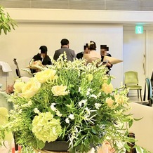 ザ クラブ オブ エクセレント コースト（The Club of EXCELLENT COAST）の画像｜テーブルの装花