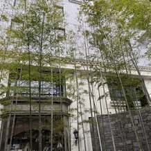 横浜迎賓館の画像｜入口の竹林
