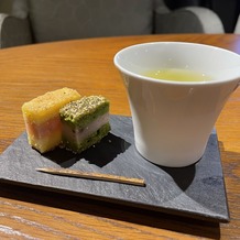 横浜迎賓館の画像｜会場についてまず下さったお茶菓子
当日ゲストの方にも、このようなウェルカムサービスがされるようです