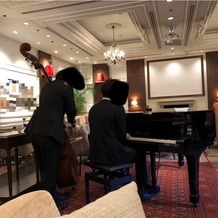 横浜迎賓館の画像｜待合所も生演奏でした