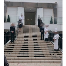 アルカンシエル luxe mariage 名古屋の画像｜チャペルの外の大階段