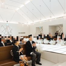 アルカンシエル luxe mariage 名古屋の画像｜挙式会場全体後ろ側