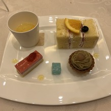 アルカンシエル luxe mariage 名古屋の画像｜デザート
ウェディングケーキモチーフの切り分け