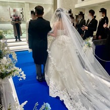 アルカンシエル横浜 luxe mariageの画像｜トレーンとベールを綺麗に広げて欲しかったです。
