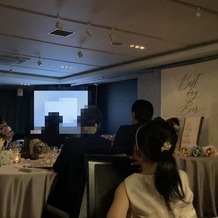 ホテルアソシア静岡の画像｜スクリーン使用中の披露宴会場