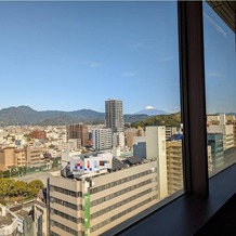 ホテルアソシア静岡の画像｜15階のアルポルトからの風景です。
晴れた日には富士山を仰ぐことができます。