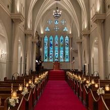 OSAKA St.BATH CHURCH（大阪セントバース教会）の画像｜ステンドグラスが素敵