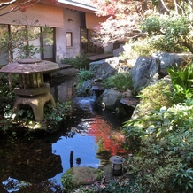 つきじ治作の画像｜どのお部屋からも見られる中庭の景観が、東京とは思えない非日常感を演出していました。