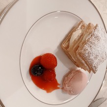 ホテルオークラ東京ベイの画像｜ミルフィーユとイチゴのアイス