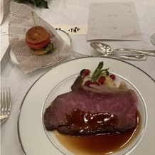 ホテルオークラ東京ベイの画像｜メインディッシュです。特別メニューでハンバーガーを作ってもらいました。