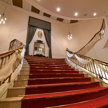 ホテルモントレエーデルホフ札幌の画像｜チャペルへ至る階段です。