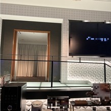 ホテルモントレエーデルホフ札幌の画像｜バルコニー横には大きなテレビが左右に１つずつある