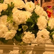 ホテルモントレエーデルホフ札幌の画像｜メインテーブルの花
