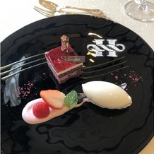 ホテルモントレエーデルホフ札幌の画像｜試食のデザートです。ウエディングケーキがいらないくらい美味しく満足できるデザートでした。